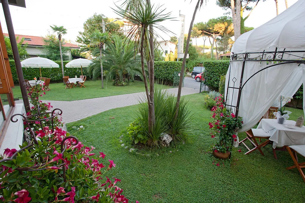 Albergo Le Giraffe Marina di Pietrasanta 3*,
