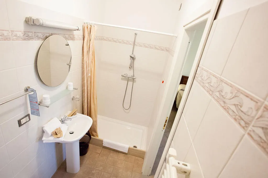 Albergo Le Giraffe Marina di Pietrasanta 3*,
